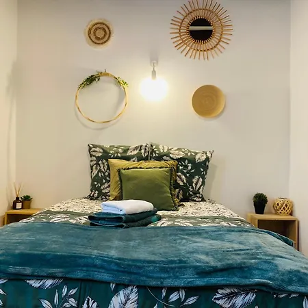 Holiday home Maison Le V - Proche